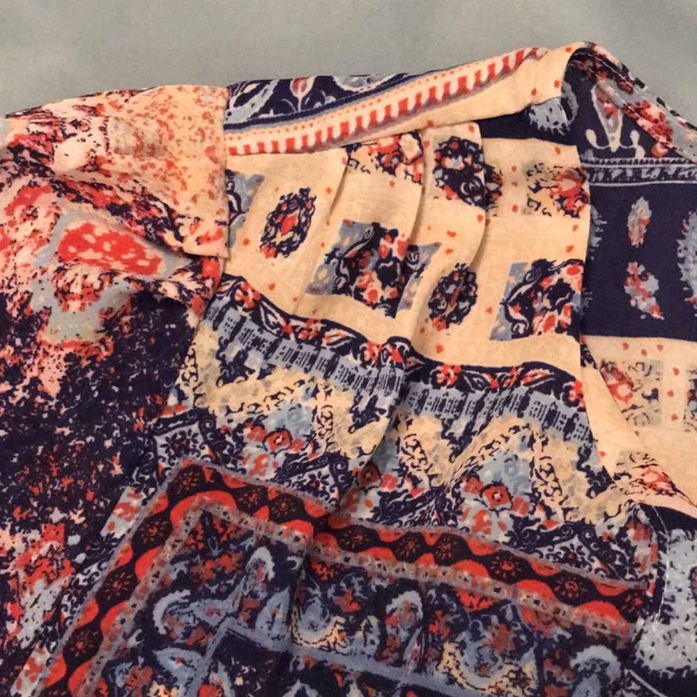Bohemian Print V-Neck Pullover Top - Picture 10 of 12